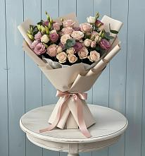 Букет цветов из:  Розы и Лизиантусы в Перлевке