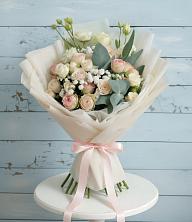 Букет цветов из:  Розы и Лизиантусы в Перлевке