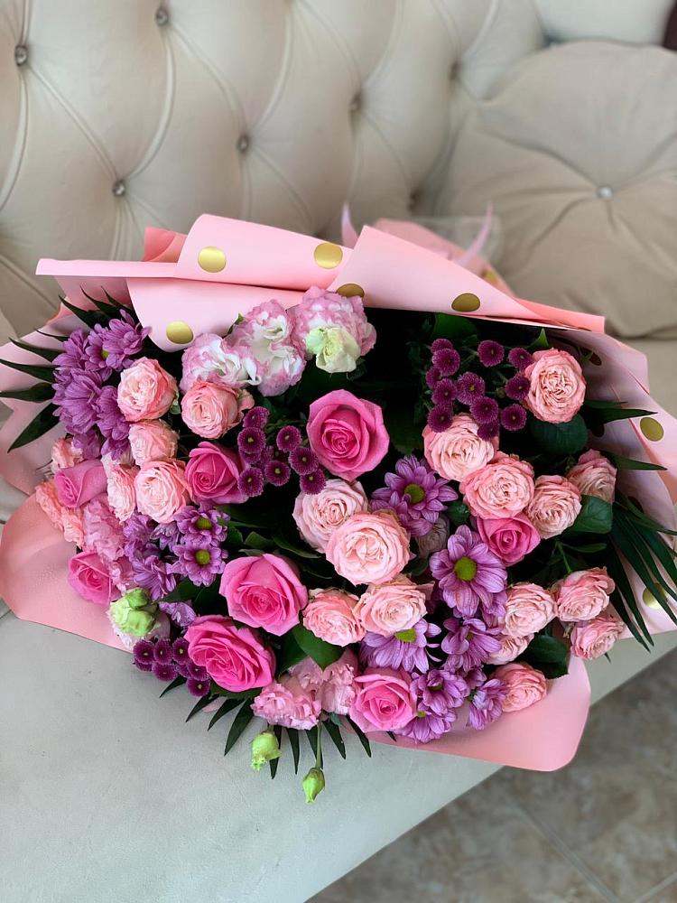 Букет цветов из: Хризантемы, Розы и Лизиантусы в Перлевке