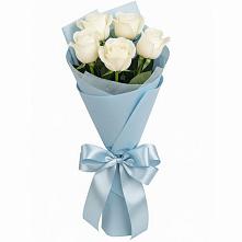 Букет 5 Белых роз Проуд в Перлевке