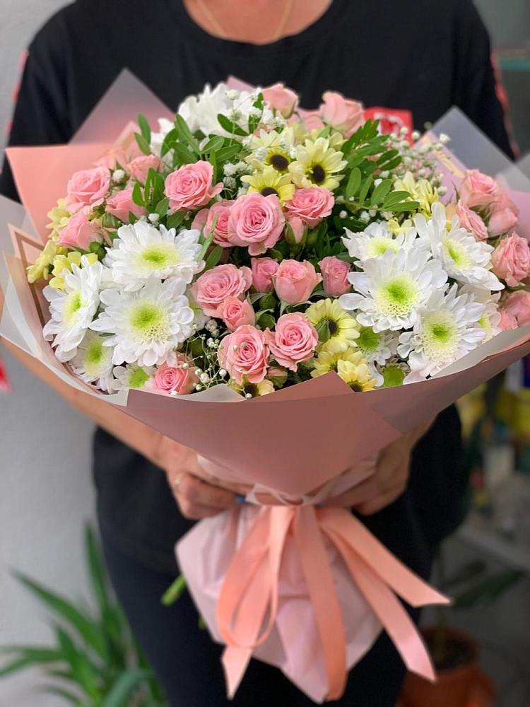 Букет цветов из: Розы и Хризантемы в Перлевке