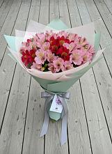 Букет цветов из:  Альстромерии в Перлевке