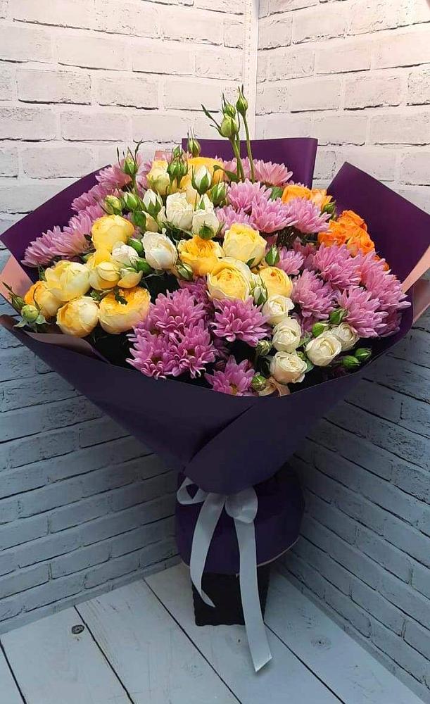 Букет цветов из: Хризантемы и Розы в Перлевке