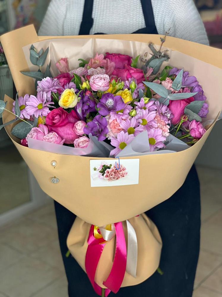 Букет цветов из: Хризантемы, Гвоздики и Альстромерии в Перлевке