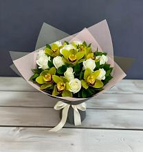 Букет цветов из:  Орхидеи и Розы в Перлевке