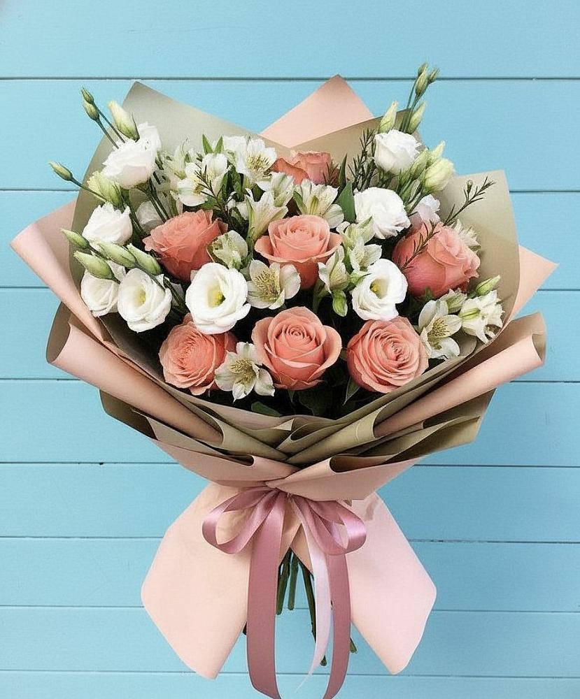 Букет цветов из: Розы, Альстромерии и Лизиантусы в Перлевке