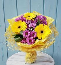 Букет цветов из:  Хризантемы и Герберы в Перлевке