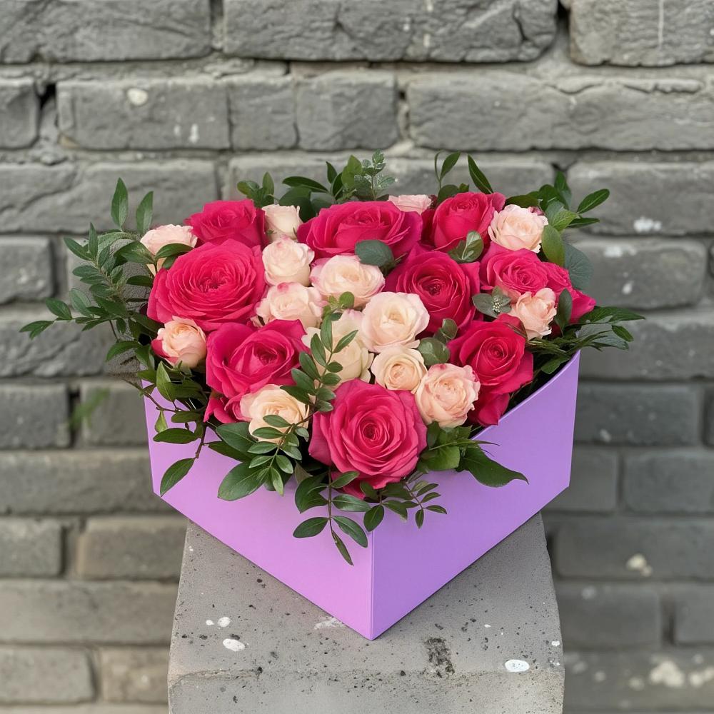 Цветочная композиция из Розы в коробке в Перлевке