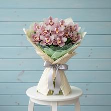 Букет цветов из:  Орхидеи и Розы в Перлевке