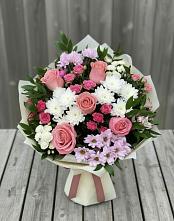 Букет цветов из:  Альстромерии, Гвоздики, Розы и Хризантемы в Перлевке
