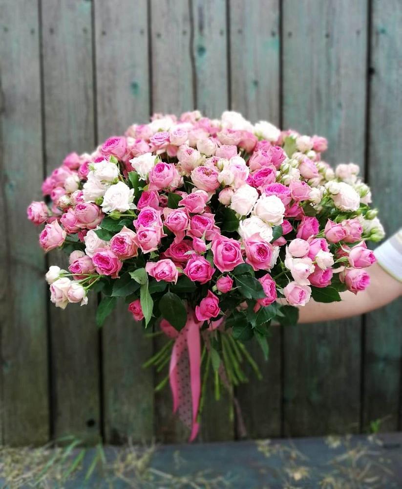 Букет Розовые кустовые розы Натали и Лав Лидия в Перлевке