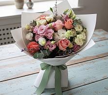 Букет цветов из:  Розы, Лизиантусы и Гвоздики в Перлевке