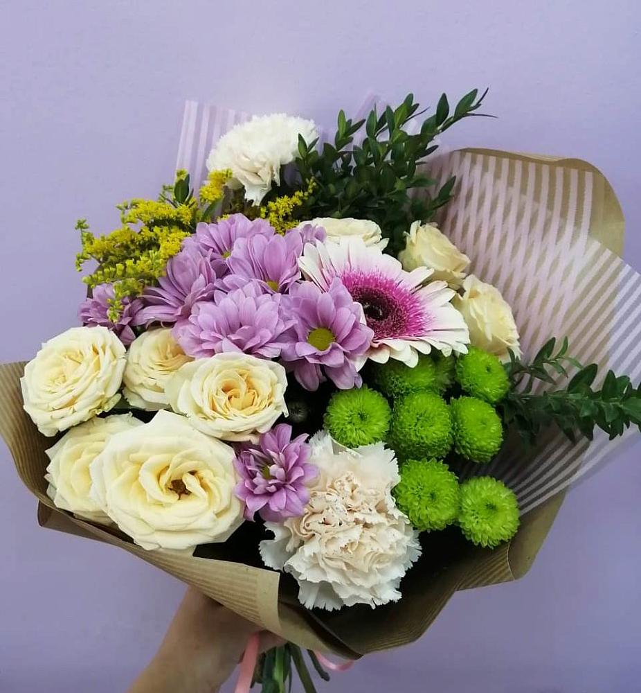 Букет цветов из: Хризантемы, Розы, Гвоздики и Герберы в Перлевке