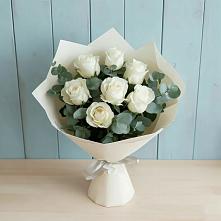 Букет Белые розы в Эвкалипте в Перлевке