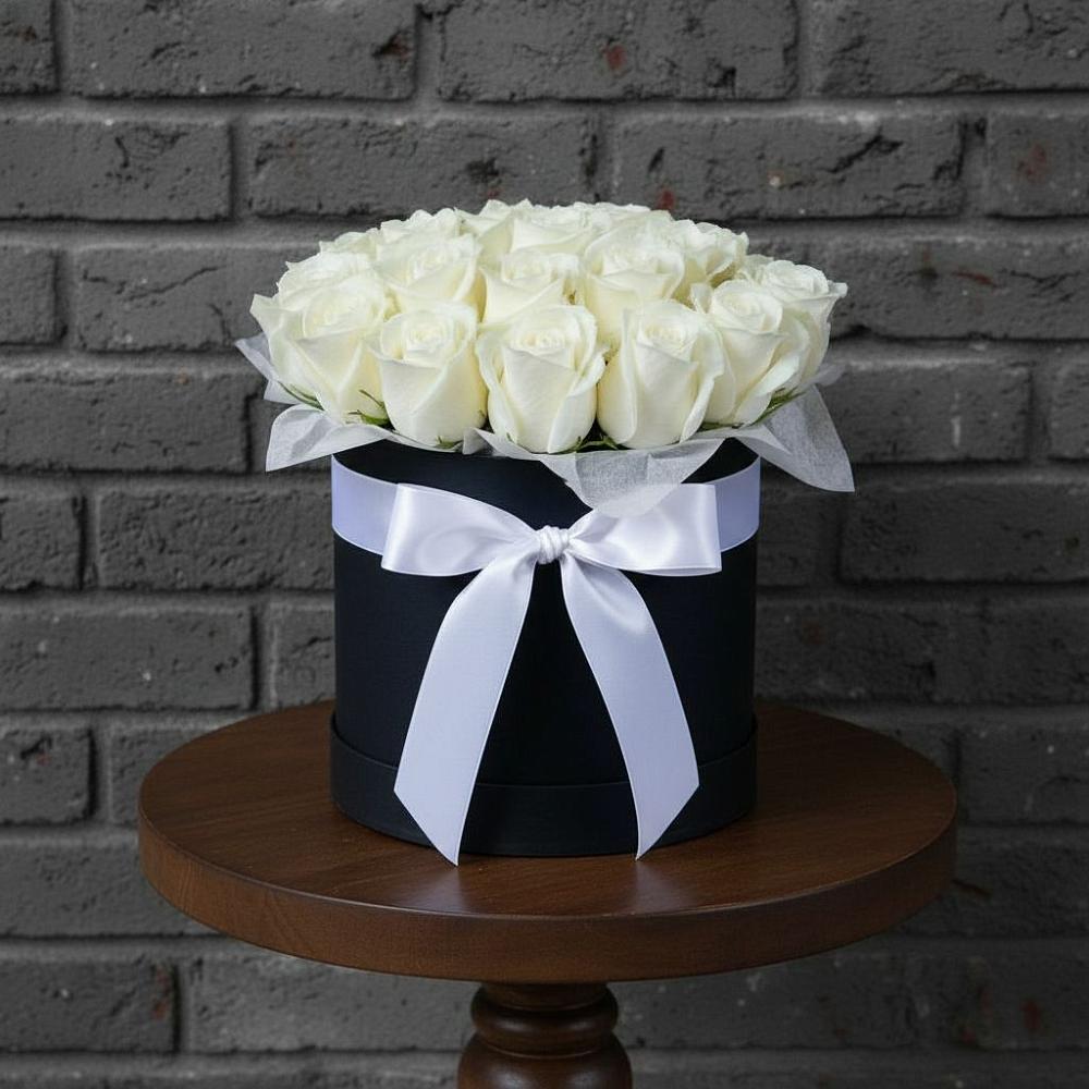 Цветочная композиция из Розы в шляпной коробке в Перлевке