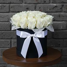 Цветочная композиция из Розы в шляпной коробке в Перлевке